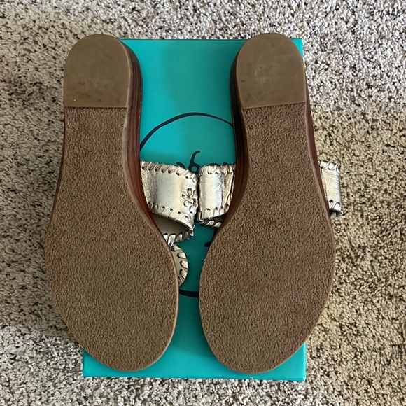 Jack Rogers Demi Wedge metallic, size 8. - Picture 2 of 3